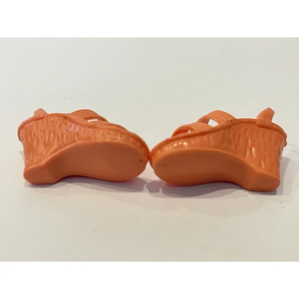 VINTAGE KENNER BIONIC WOMAN ORANGE STRAPPY SANDAL SHOES